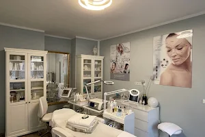 Cosmetic Institut Beauty Lux image