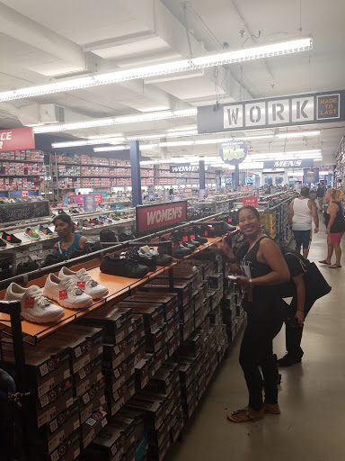 Shoe Store «SKECHERS Factory Outlet», reviews and photos, 163-11 Jamaica Ave, Jamaica, NY 11432, USA