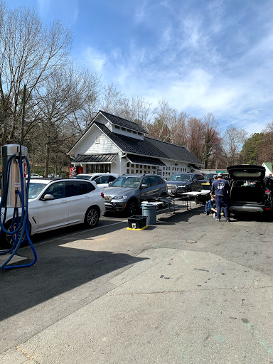 Aqua Cville Hand Car Wash en Charlottesville
