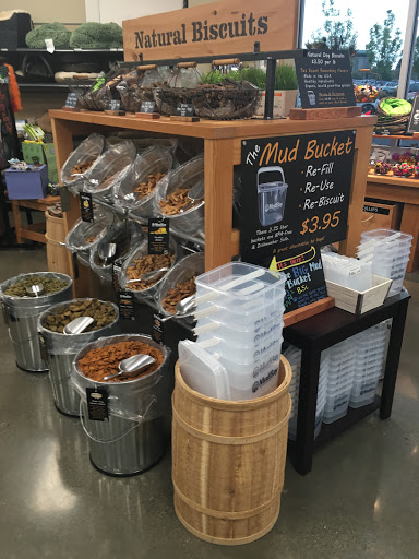 Pet Supply Store «Mud Bay», reviews and photos, 2540 NW 188th Ave, Hillsboro, OR 97124, USA