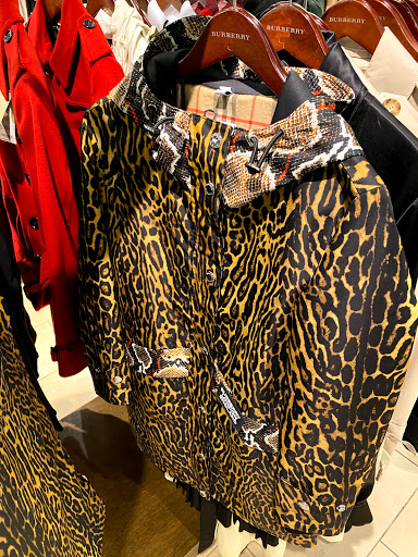 Clothing Store «Burberry Outlet», reviews and photos, 5220 Fashion Outlets Way, Rosemont, IL 60018, USA