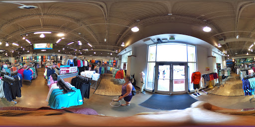 Sportswear Store «Columbia Sportswear Outlet Store at Premium Outlets in Orlando», reviews and photos, 4971 International Dr, Orlando, FL 32819, USA