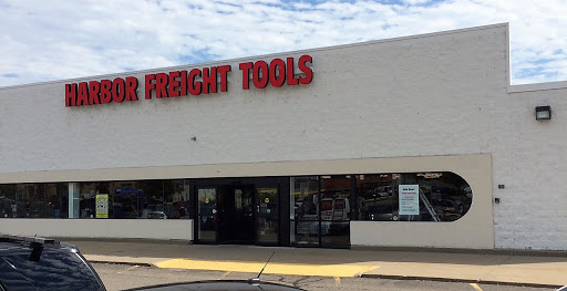 Harbor Freight Tools, 32706 John R Rd, Madison Heights, MI 48071, USA, 