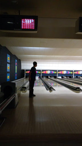 Bowling Alley «Flat Rock Lanes», reviews and photos, 14700 Telegraph Rd, South Rockwood, MI 48179, USA