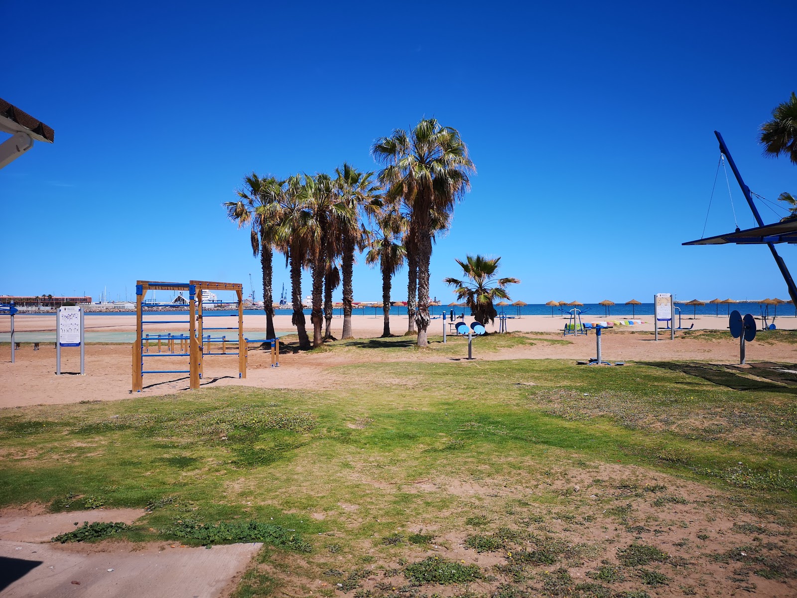 Foto de Playa de los Carabos com praia espaçosa