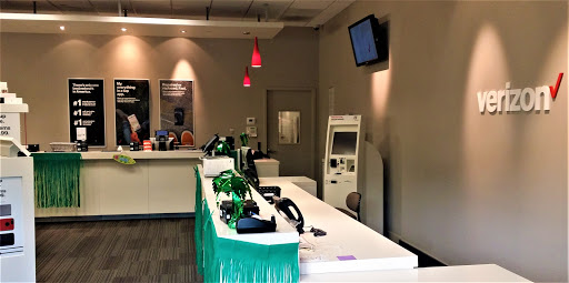 Cell Phone Store «Verizon», reviews and photos, 23105 Three Notch Rd, California, MD 20619, USA