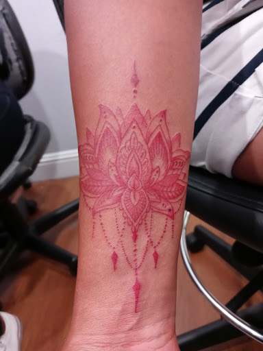 Tattoo Shop «Heaven or Hell tattoos and piercings», reviews and photos, 520 Parker Rd # B, Fairfield, CA 94533, USA