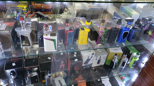 Vaporizer Store «Global Smoke And Vape», reviews and photos, 2003 N Pulaski Rd, Chicago, IL 60639, USA