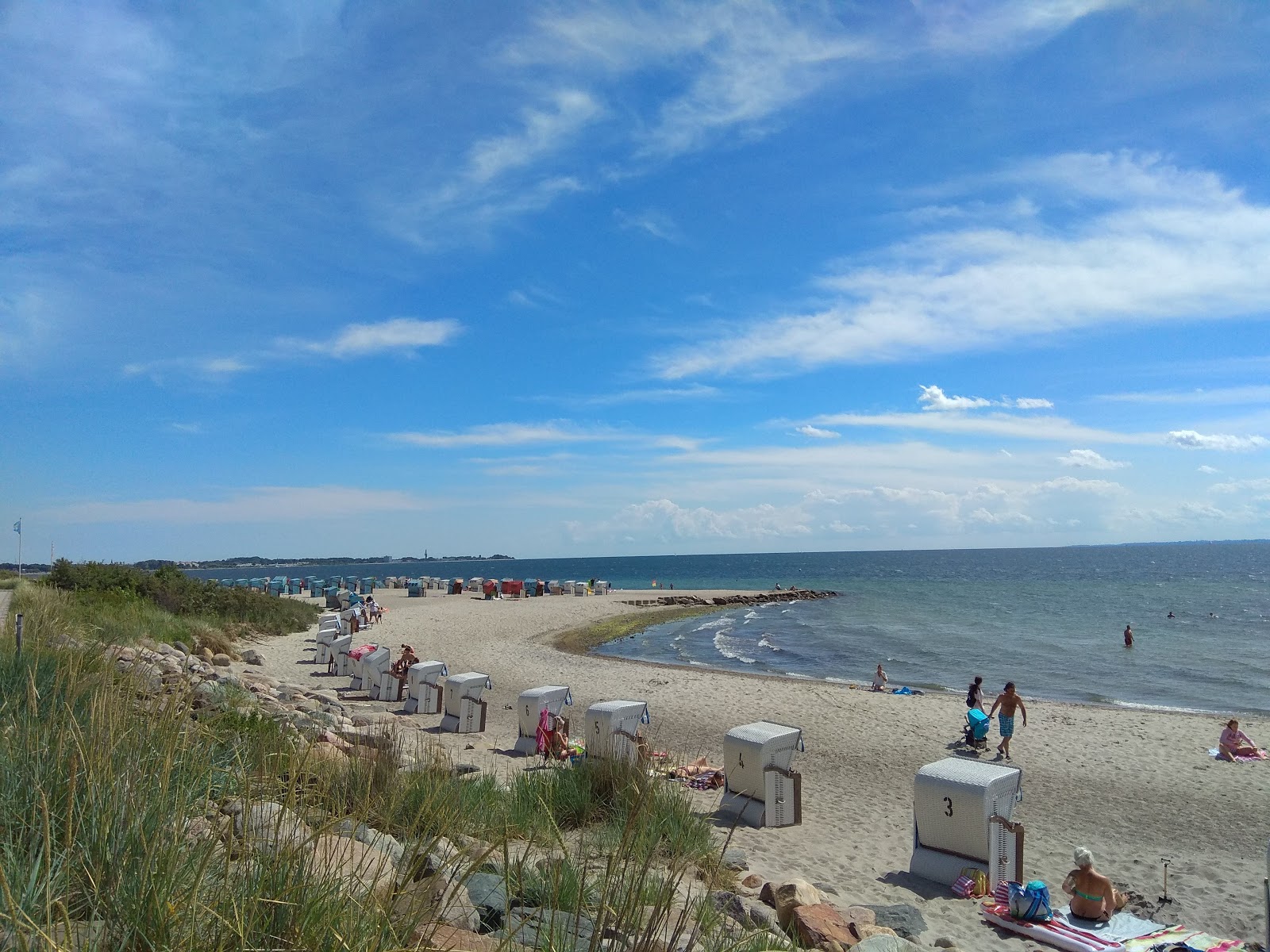 Φωτογραφία του Sierksdorf strand με φωτεινή άμμος επιφάνεια