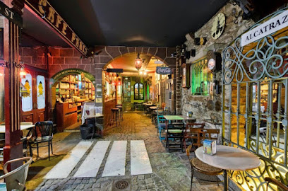 Pub Momo - Rúa da Virxe da Cerca, 23, 15703 Santiago de Compostela, A Coruña, Spain