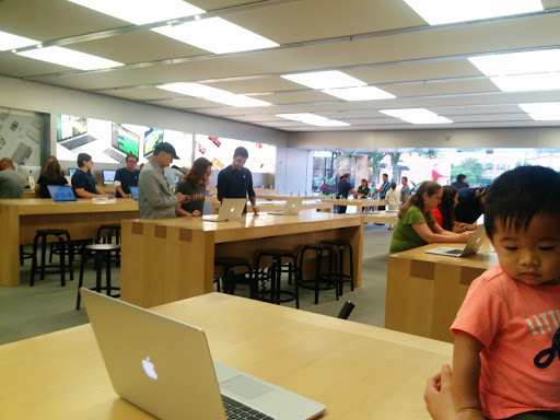 Computer Store «Apple Main Place», reviews and photos, 120 W Jefferson Ave, Naperville, IL 60540, USA