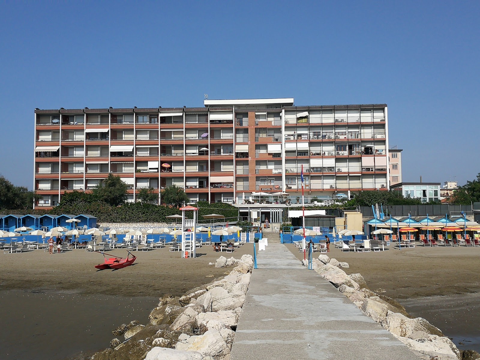 Valokuva Murazzi Spiaggia Liberaista. - suositellaan perheen matkustajille, joilla on lapsia