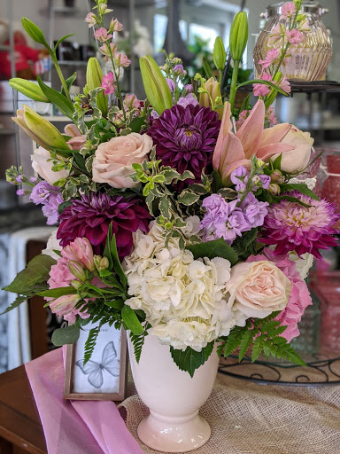 Florist «Expressions Floral Design Studio», reviews and photos, 1247 N Hamilton Rd, Gahanna, OH 43230, USA