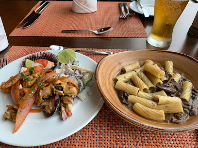 La Vista Restaurant - Mal. de la Reserva 615, Lima 15074