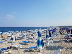 Badolato Marina Beach'in fotoğrafı kısmen tatil bölgesi