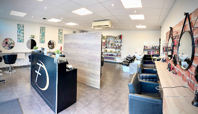 FD COIFFURE C.cial Leclerc Koënig rte de Maulévrier à Cholet