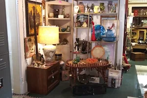 Treasure House Antiques & collectibles LLC image