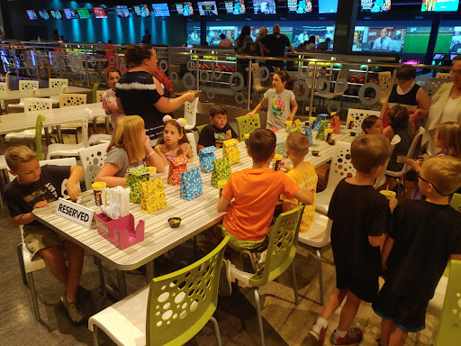 Restaurant «Main Event Entertainment», reviews and photos, 9477 Oxford Way, West Chester Township, OH 45069, USA