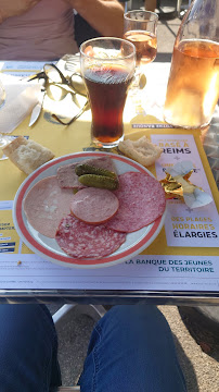 Plats et boissons du Restaurant français Les Trois Casquettes à Neuville-Saint-Amand - n°6