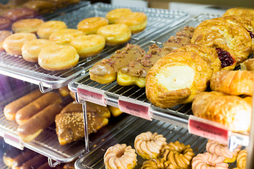 Donut Shop «Lucky Donuts», reviews and photos, 140 SW 152nd St, Seattle, WA 98166, USA