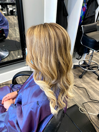 Beauty Salon «Stephanie Hood & Company Hair & Nail Salon», reviews and photos, 97 W Public Sq, Scottsville, KY 42164, USA