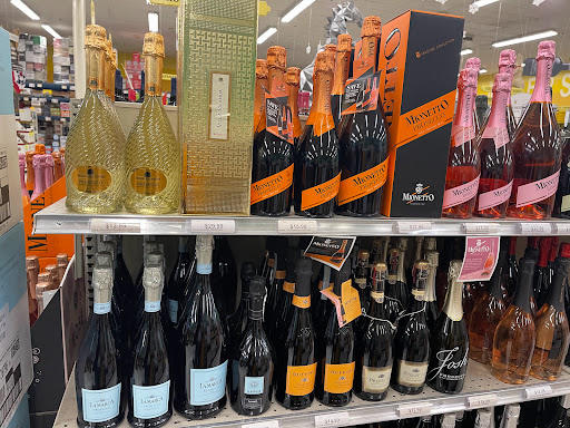 Liquor Store «Connecticut Beverage Mart», reviews and photos, 955 Washington St, Middletown, CT 06457, USA