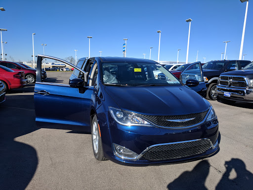 Car Dealer «Performance Chrysler Dodge Jeep Ram Centerville», reviews and photos, 95 Loop Rd, Dayton, OH 45459, USA
