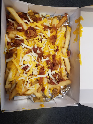 Movie Theater «Rave Motion Pictures Milford 16», reviews and photos, 500 Rivers Edge Dr, Milford, OH 45150, USA