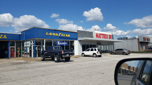 Auto Parts Store «NAPA Auto Parts - Genuine Parts Company», reviews and photos, 7717 W Hillsborough Ave, Tampa, FL 33615, USA