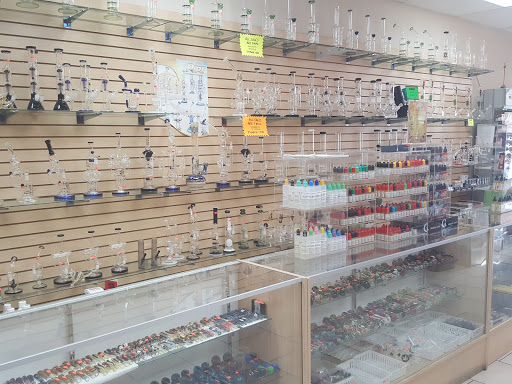 Tobacco Shop «M & I Smoke Shop», reviews and photos, 1239 S Higley Rd #104, Mesa, AZ 85206, USA