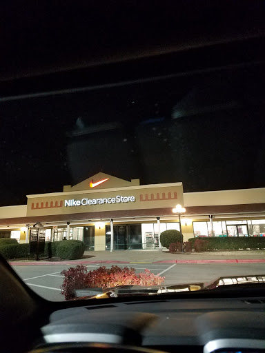 Sporting Goods Store «Nike Clearance Store», reviews and photos, 530 Outlet Village Blvd, Lebanon, TN 37090, USA