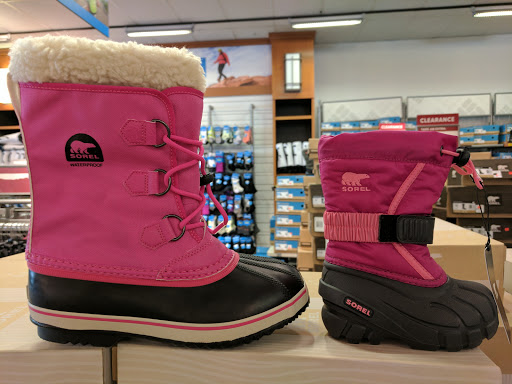 Sportswear Store «Columbia Sportswear Outlet Store at Bend Factory Stores», reviews and photos, 61334 S Hwy 97 #440, Bend, OR 97702, USA