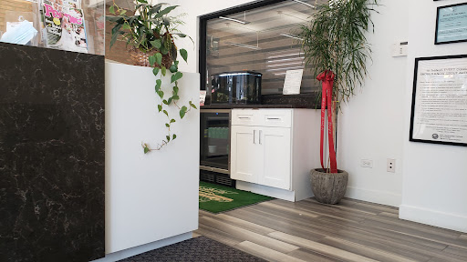 Auto Body Shop «Erie-LaSalle Body Shop», reviews and photos, 1005 W Huron St, Chicago, IL 60642, USA