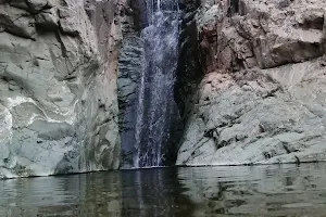 شلال المضيق Madheeq Waterfall image