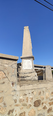 Monument aux morts à Droux