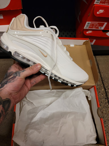 Sporting Goods Store «Nike Factory Store», reviews and photos, 1001 N Arney Rd #810, Woodburn, OR 97071, USA