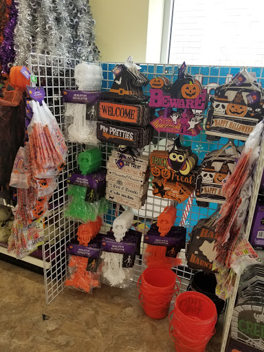 Dollar Store «Dollar Tree», reviews and photos, 30887 Orchard Lake Rd, Farmington Hills, MI 48334, USA