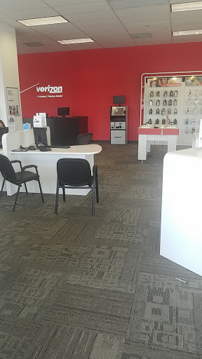 Cell Phone Store «Verizon Authorized Retailer - A Wireless», reviews and photos, 7029 Forest Hill Ave, Richmond, VA 23225, USA