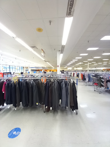 Thrift Store «Goodwill of North Georgia: Kennesaw Store and Donation Center», reviews and photos, 2500 Cobb Pkwy N, Kennesaw, GA 30152, USA