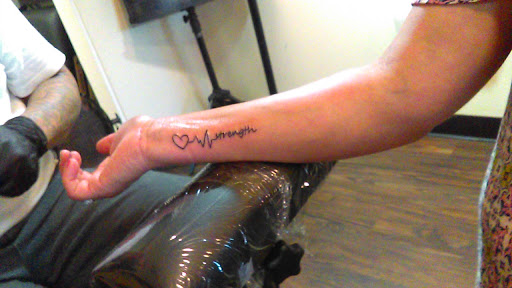 Tattoo Shop «Big Fish Tattoo», reviews and photos, 405 N Hwy 101, Solana Beach, CA 92075, USA