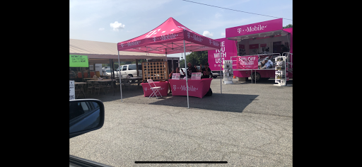 Cell Phone Store «T-Mobile», reviews and photos, 30002 Detroit Rd, Westlake, OH 44145, USA