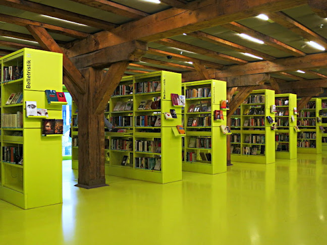 Kommentare und Rezensionen über Kantonsbibliothek Baselland