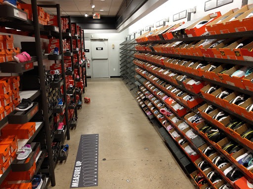 Clothing Store «Nike Factory Store», reviews and photos, 603 Stanley K Tanger Dr, Lancaster, PA 17602, USA