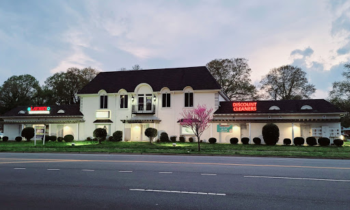 Dry Cleaner «EnRoute Cleaners», reviews and photos, 121 Junction Dr, Ashland, VA 23005, USA