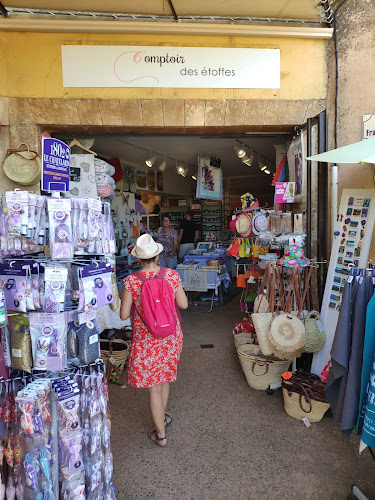 Magasin Comptoir des etoffes Roussillon