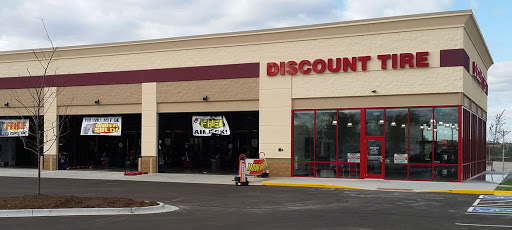 Tire Shop «Discount Tire Store - Cedar Rapids, IA», reviews and photos, 3050 Wiley Blvd SW, Cedar Rapids, IA 52404, USA