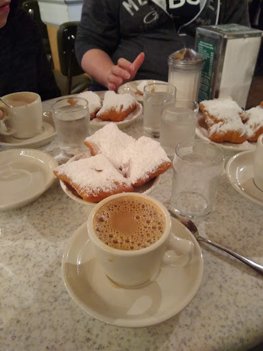 Coffee Shop «Cafe Du Monde», reviews and photos, 1814 North Causeway Approach #1, Mandeville, LA 70448, USA