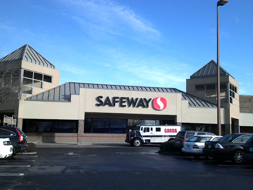 Grocery Store «Safeway», reviews and photos, 2525 SE Tualatin Valley Hwy, Hillsboro, OR 97123, USA