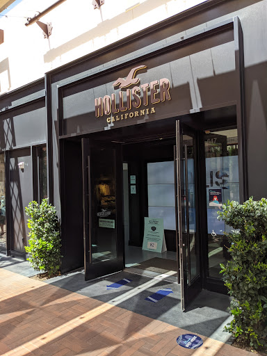 Clothing Store «Hollister Co.», reviews and photos, 647 Spectrum Center Dr, Irvine, CA 92618, USA