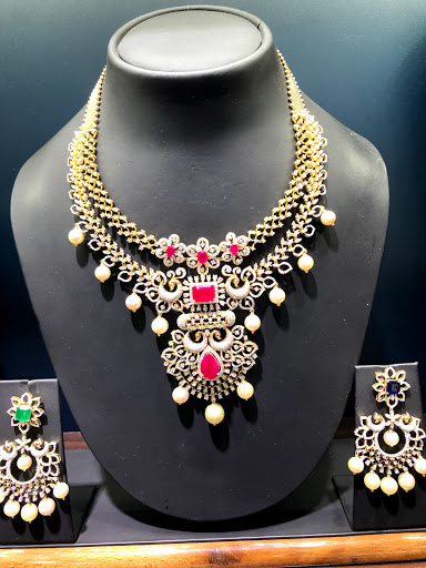 Jewelry Store «Malani Jewelers, Dallas (TX) - 22Kt Gold & Diamond Jewelry», reviews and photos, 300 S Central Expy, Richardson, TX 75080, USA